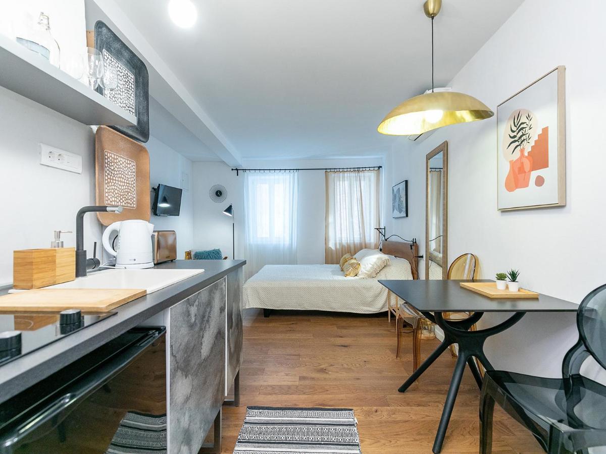 Stylish Studio Apartment By Irundo Rovinj Ngoại thất bức ảnh